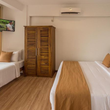 360 Lake View Hotel Kandy Exterior photo